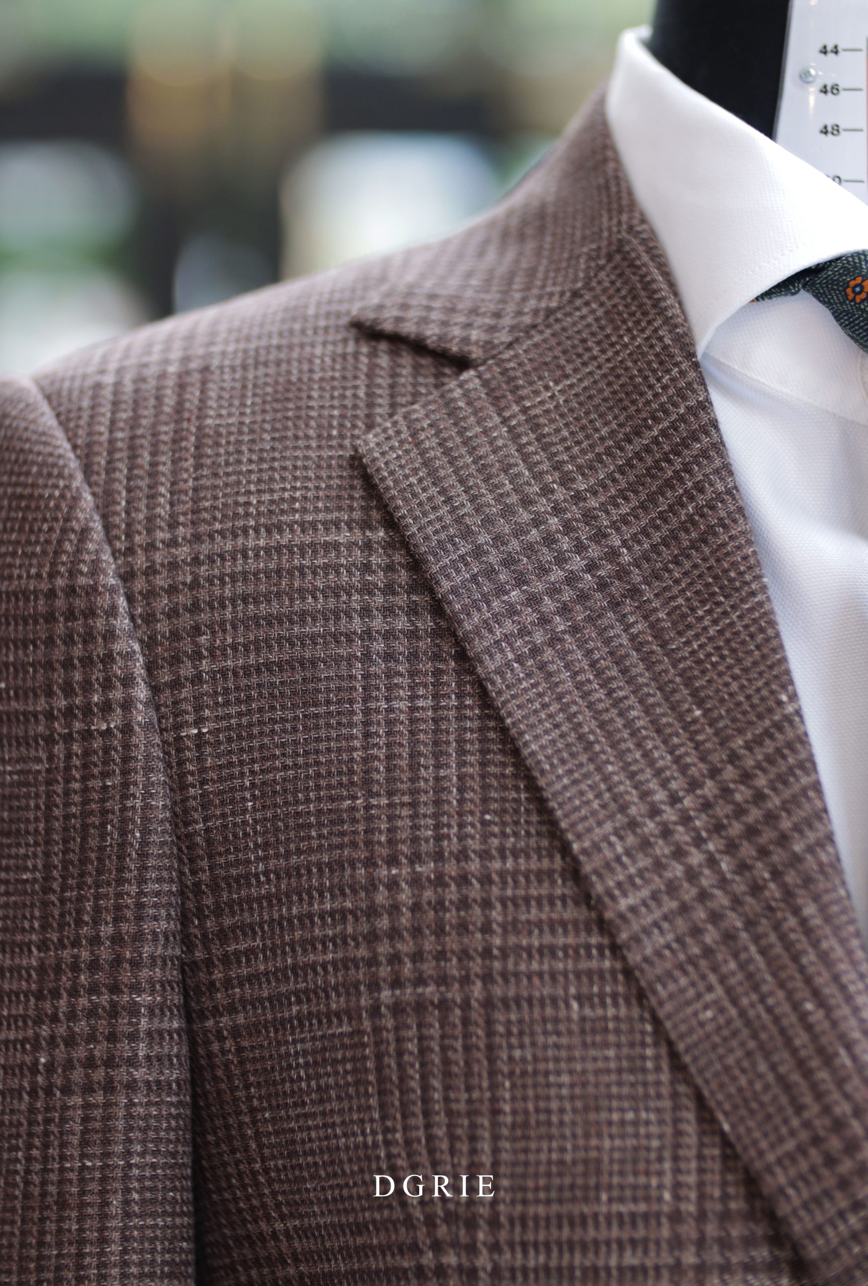 DGRIE Italy Check Irish Linen Roped Shoulder Suits