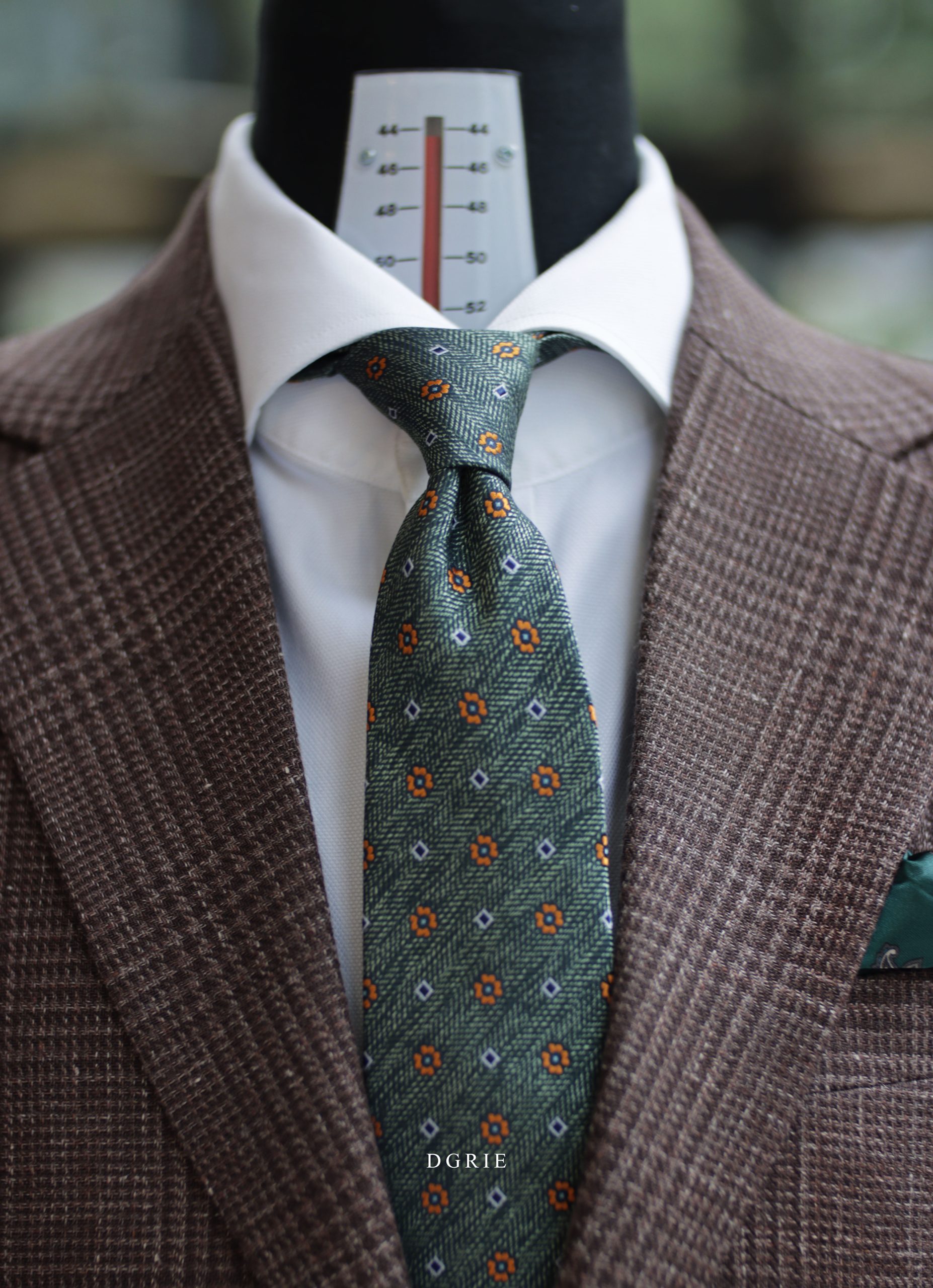 DGRIE Italy Check Irish Linen Roped Shoulder Suits