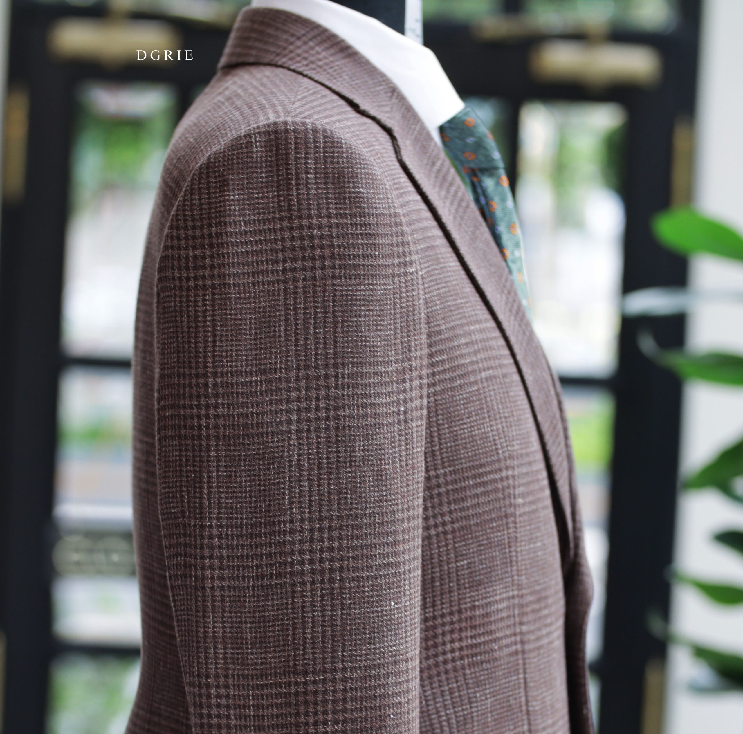 DGRIE Italy Check Irish Linen Roped Shoulder Suits