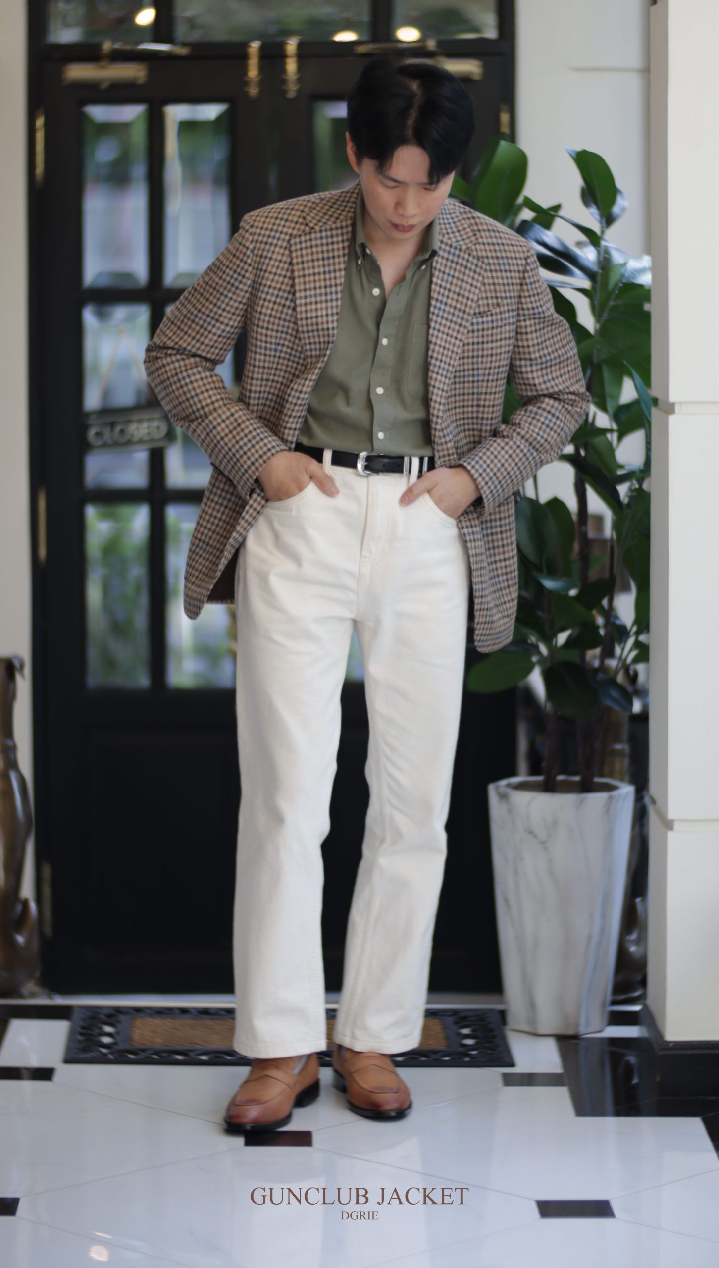 The Classic Gunclub Jacket: เรียบหรู คลาสสิก และรีแลกซ์ในลุคเดียว 6 The Classic Gunclub Jacket: เรียบหรู คลาสสิก และรีแลกซ์ในลุคเดียว
