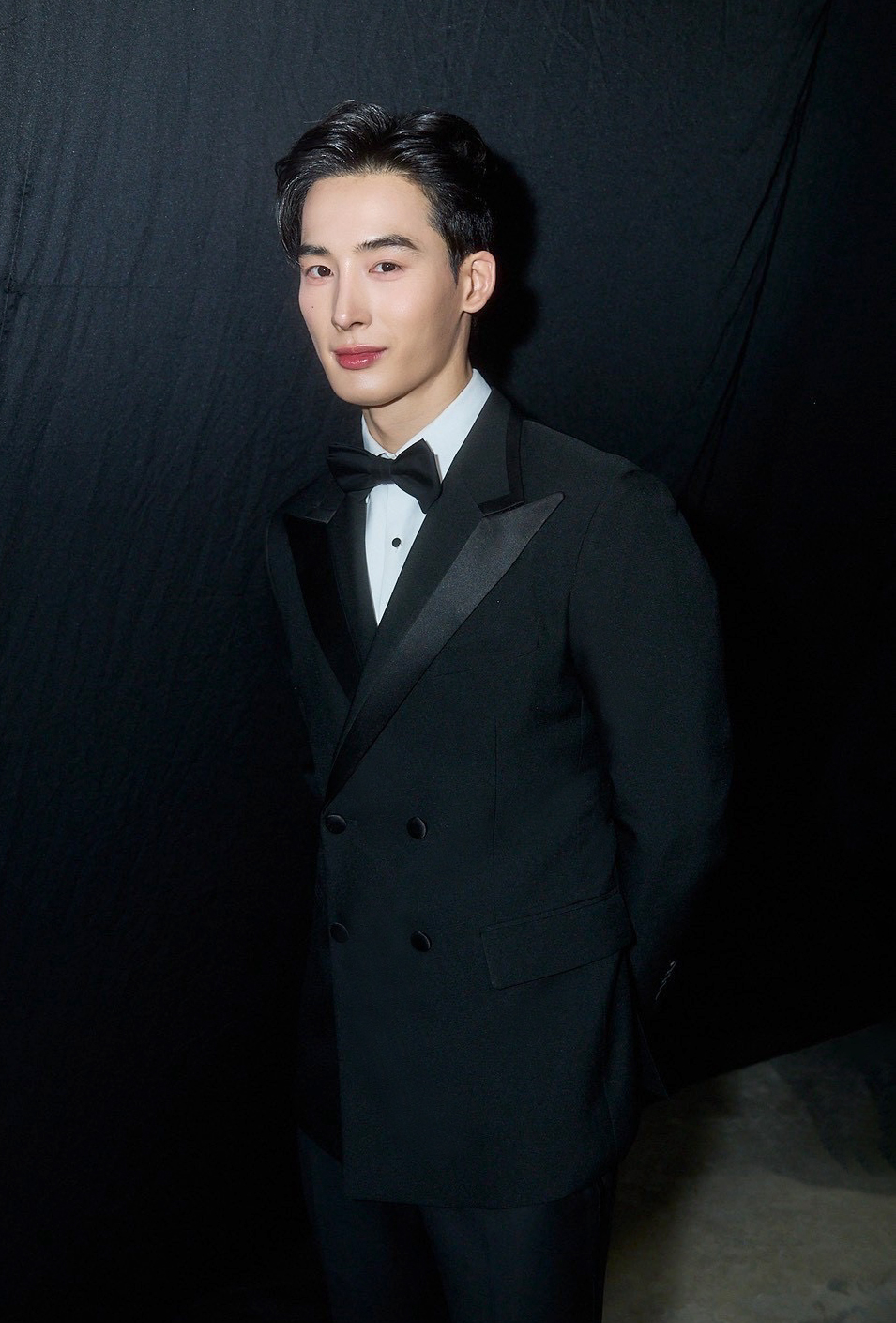 DGRIE Spotlight: Choi Seung Ho | VBC Classic Black Tuxedo Suits 5 DGRIE Spotlight: Choi Seung Ho | VBC Classic Black Tuxedo Suits