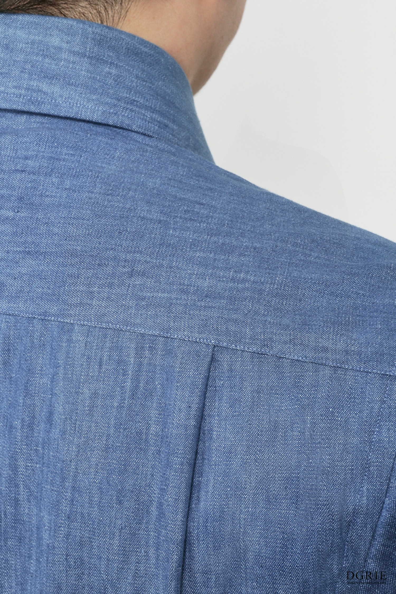 เสื้อเชิ้ตยีนส์ The Sovereign Extreme Curved Blue Denim Shirt