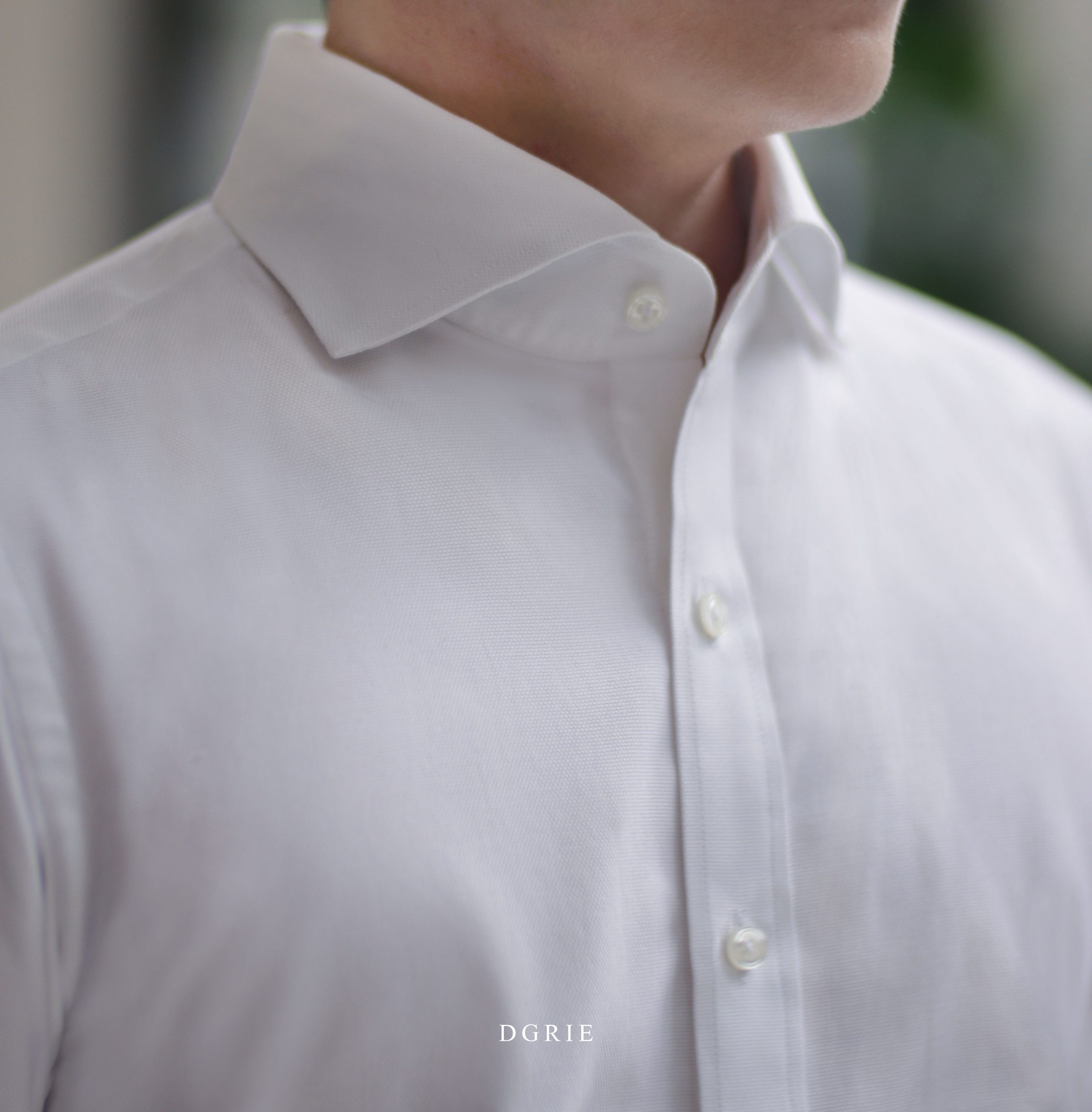 เสื้อเชิ้ต DGRIE White Textured Cutaway Shirt