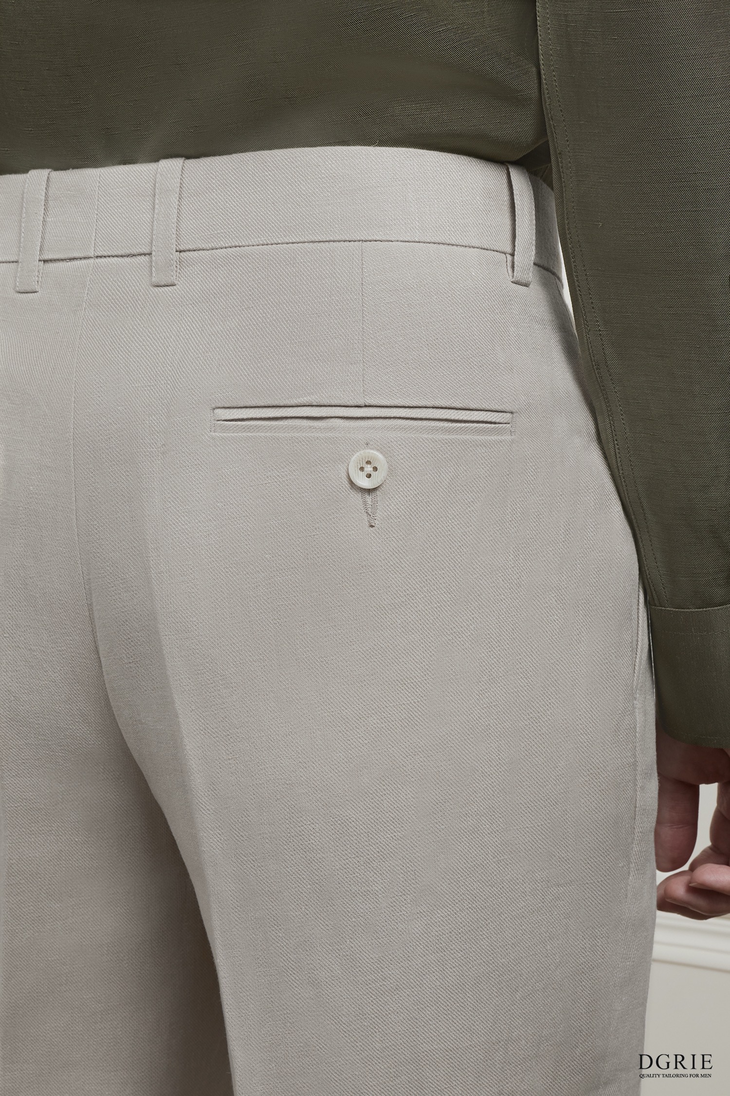 กางเกง The Alabaster Beige Pleated Linen Pants 5 กางเกง The Alabaster Beige Pleated Linen Pants
