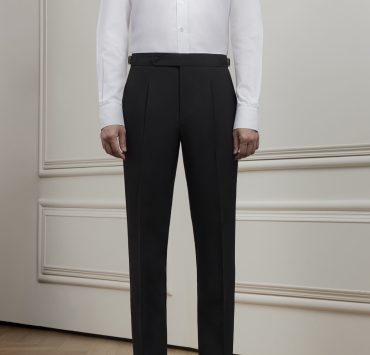 DGRIE PLAY — Classic Black Buckle-Belted Pleated Pants