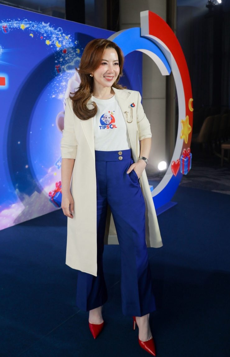 DGRIE Spotlight | ออร่าผู้บริหารสาวสุดเป๊ะ! คุณนิ่ม Power Dressing Longline Blazer