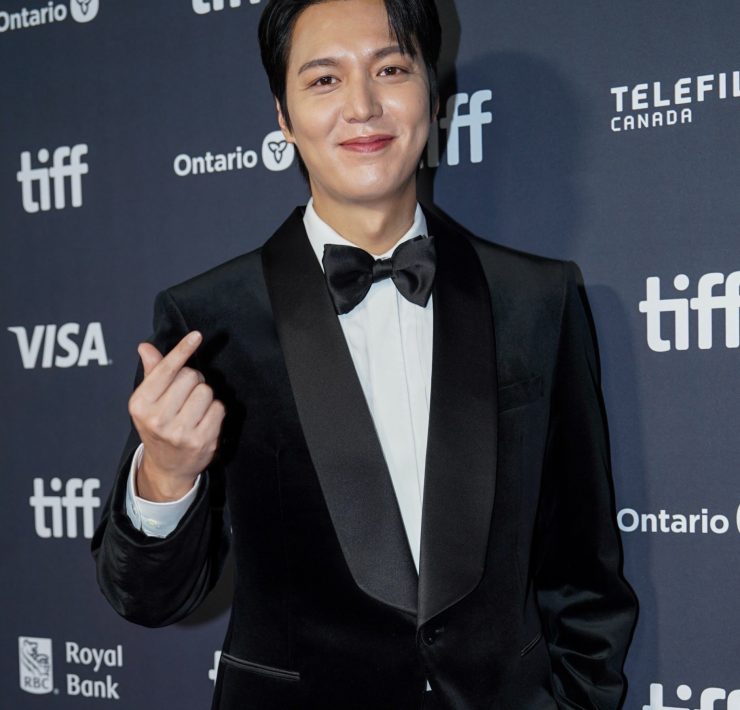 Lee Min Ho - Velvet tuxedo กับทักซิโด้กำมะหยี่ ทำไมสปอร์ตไลท์ยิ่งส่องยิ่งดูหรู?