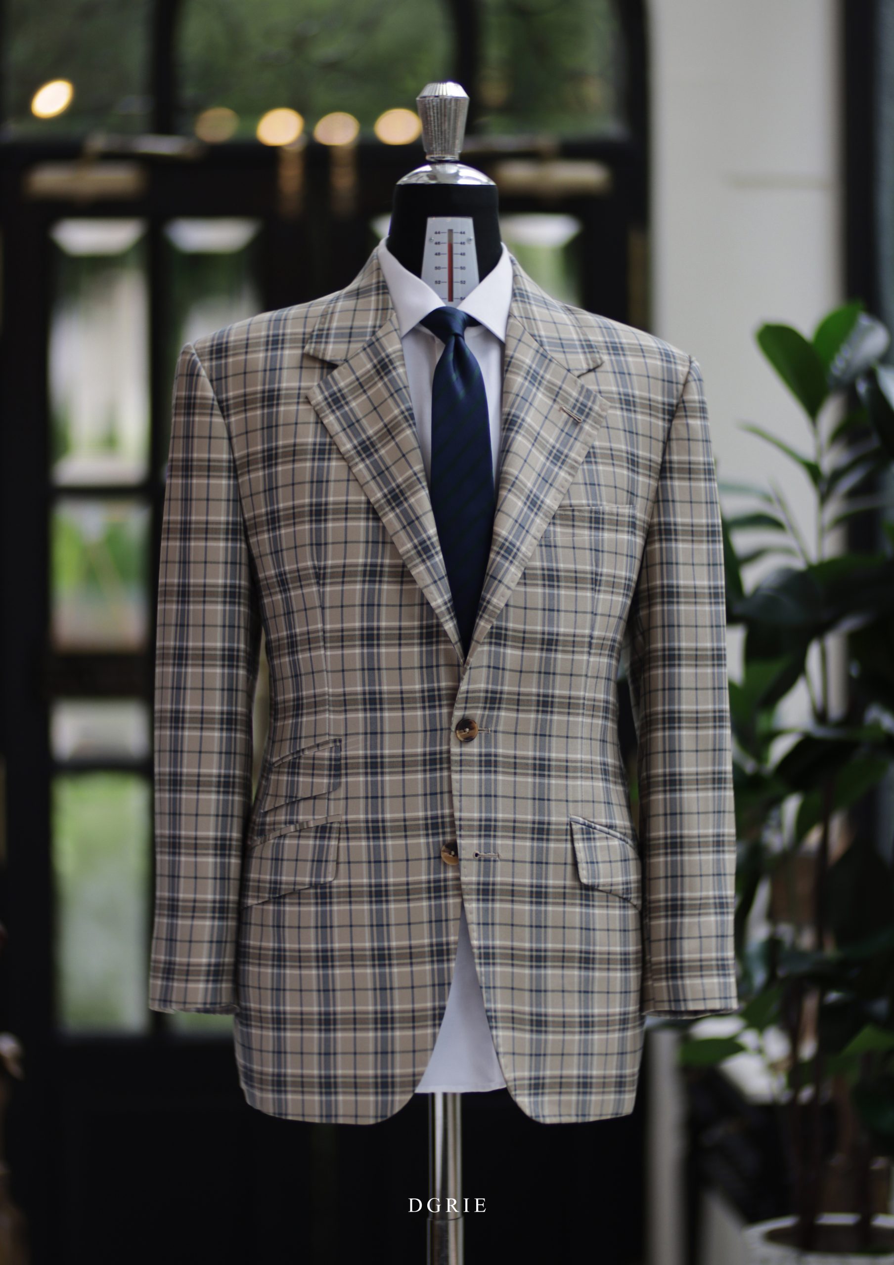 The Heritage Beige Check Blazer แจ็คเก็ตสูทลายตารางโทนสีเบจ 5 The Heritage Beige Check Blazer แจ็คเก็ตสูทลายตารางโทนสีเบจ