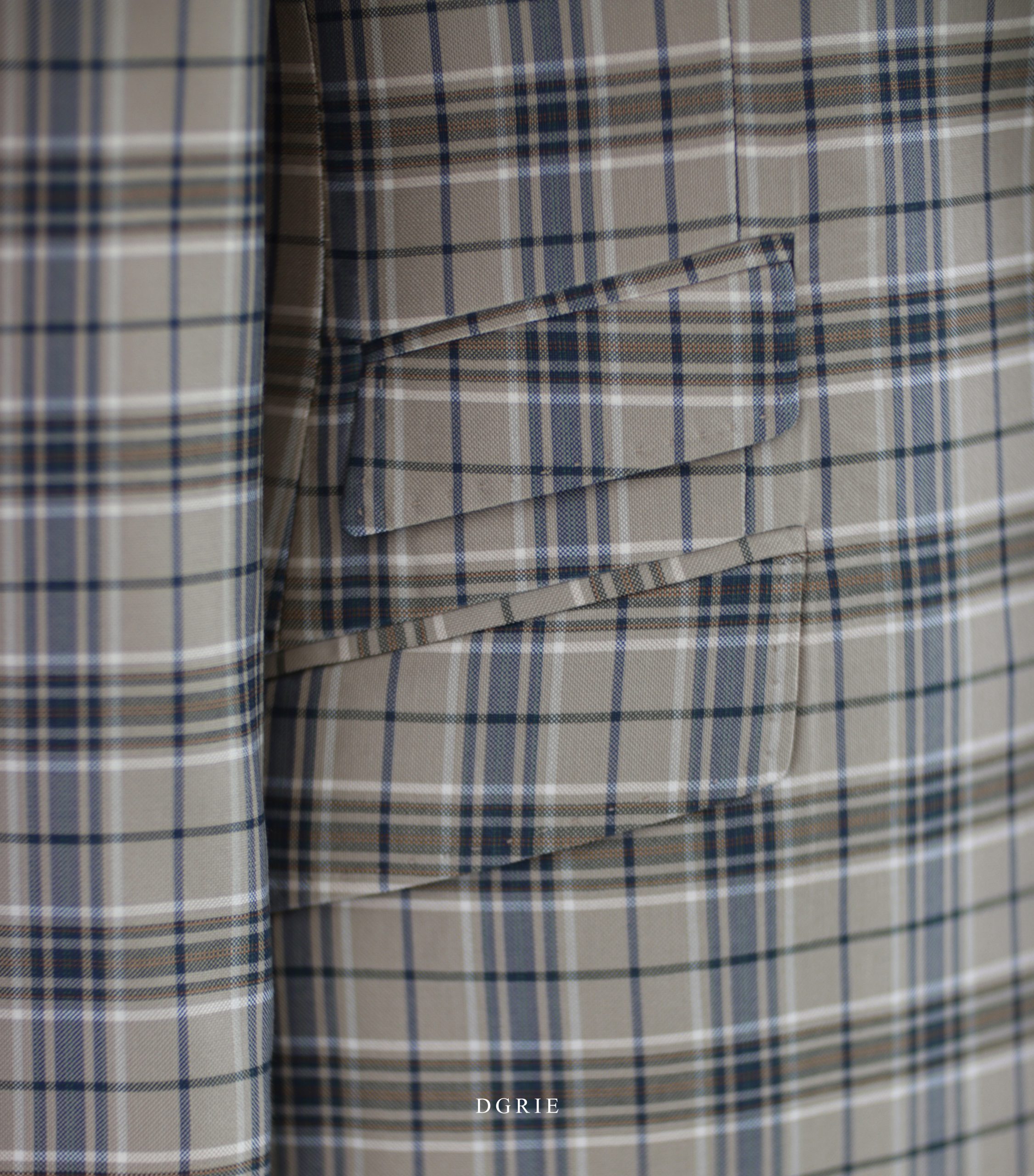 The Heritage Beige Check Blazer แจ็คเก็ตสูทลายตารางโทนสีเบจ 7 The Heritage Beige Check Blazer แจ็คเก็ตสูทลายตารางโทนสีเบจ