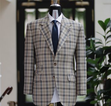 The Heritage Beige Check Blazer แจ็คเก็ตสูทลายตารางโทนสีเบจ