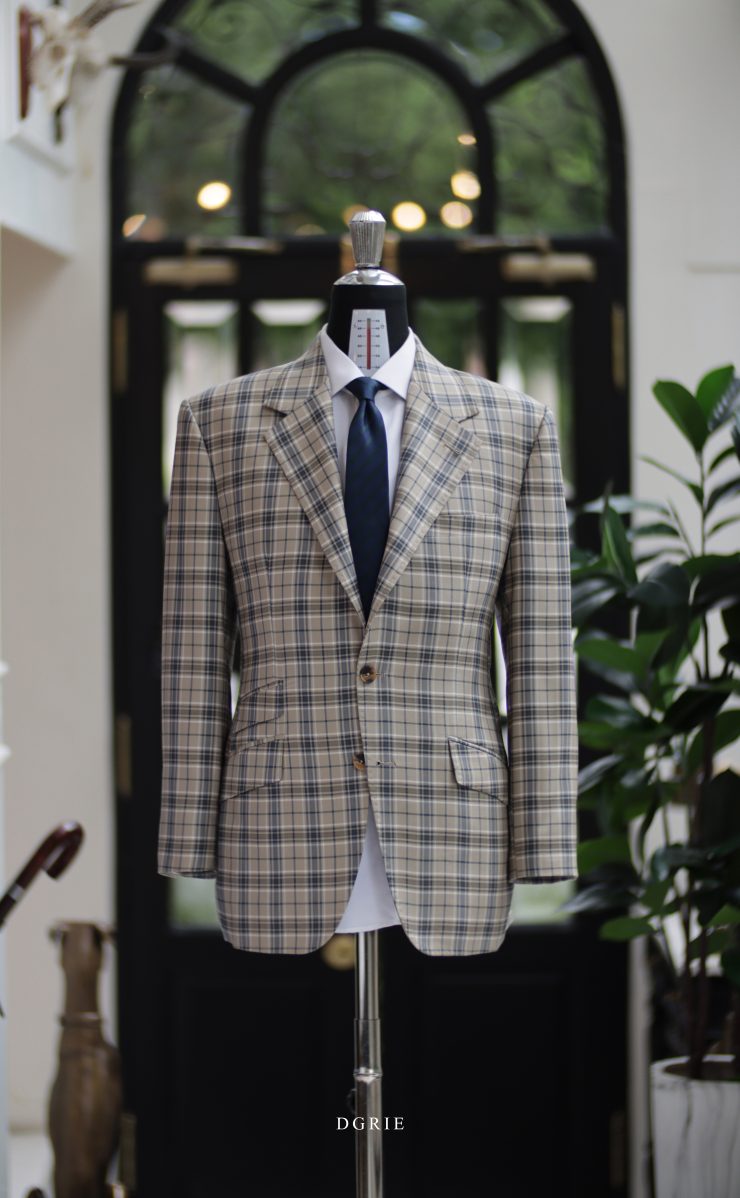 The Heritage Beige Check Blazer แจ็คเก็ตสูทลายตารางโทนสีเบจ 1 The Heritage Beige Check Blazer แจ็คเก็ตสูทลายตารางโทนสีเบจ