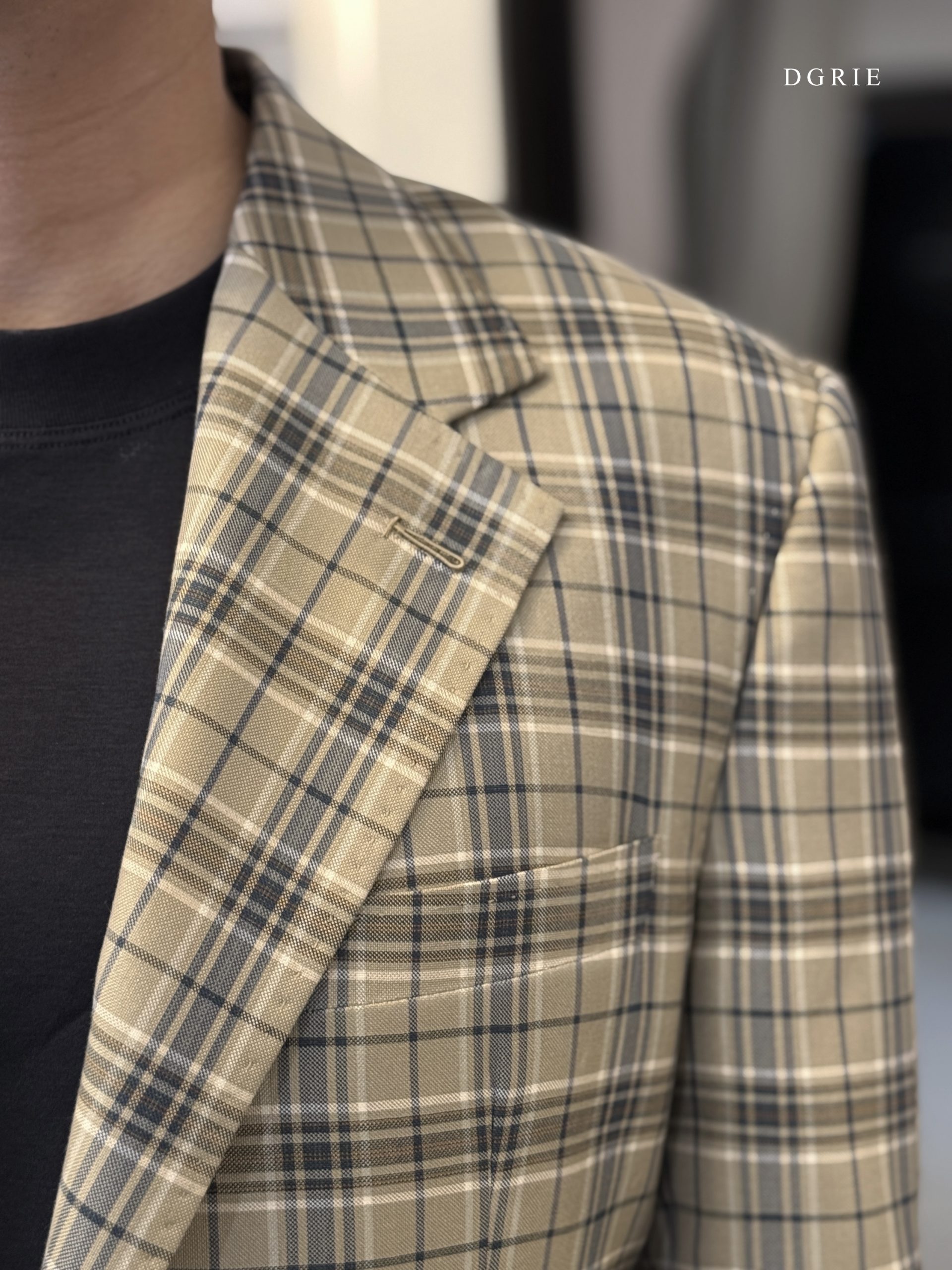 The Heritage Beige Plaid Blazer แจ็คเก็ตสูทลายตารางโทนสีเบจ