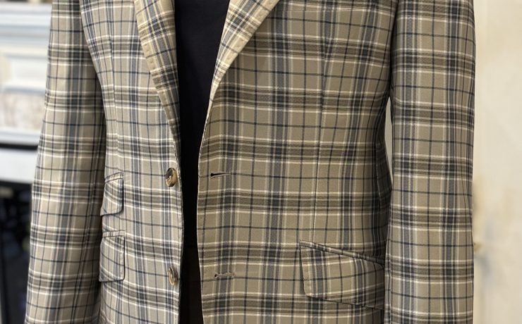 The Heritage Beige Plaid Blazer แจ็คเก็ตสูทลายตารางโทนสีเบจ