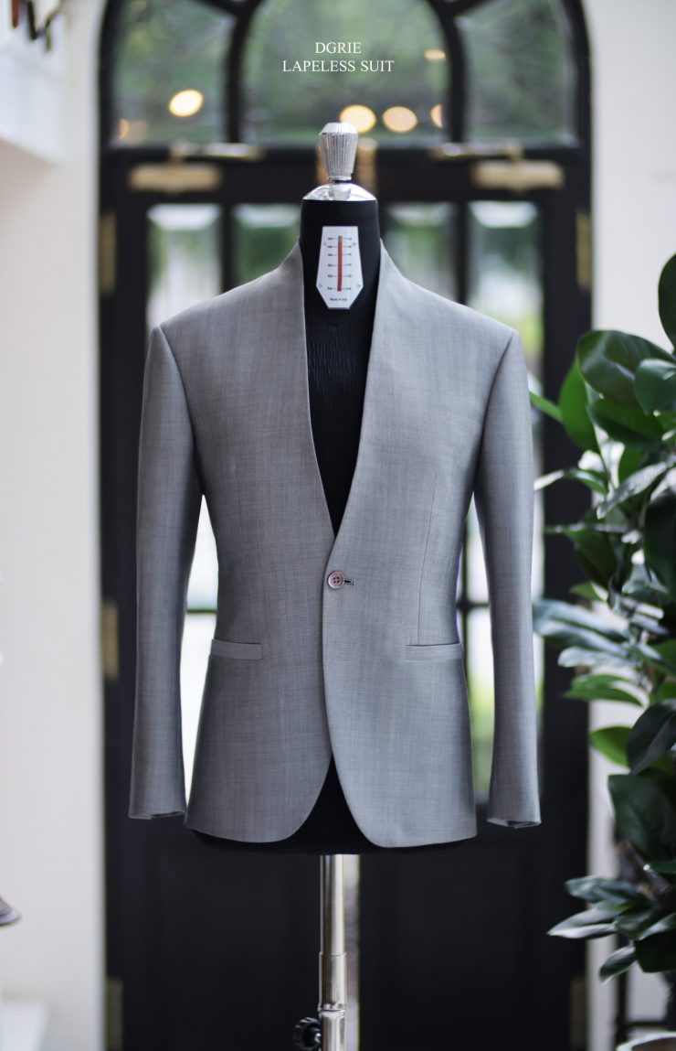 ตัดสูทสีเทา ไม่มีปก DGRIE - Silver Grey Lapeless Suit 7 ตัดสูทสีเทา ไม่มีปก DGRIE - Silver Grey Lapeless Suit