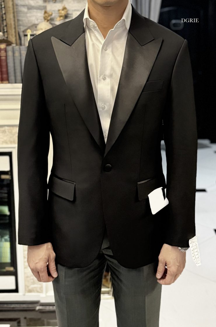 DGRIE SUPER BLACK TUXEDO SINGLE BREASTED 13 DGRIE SUPER BLACK TUXEDO SINGLE BREASTED