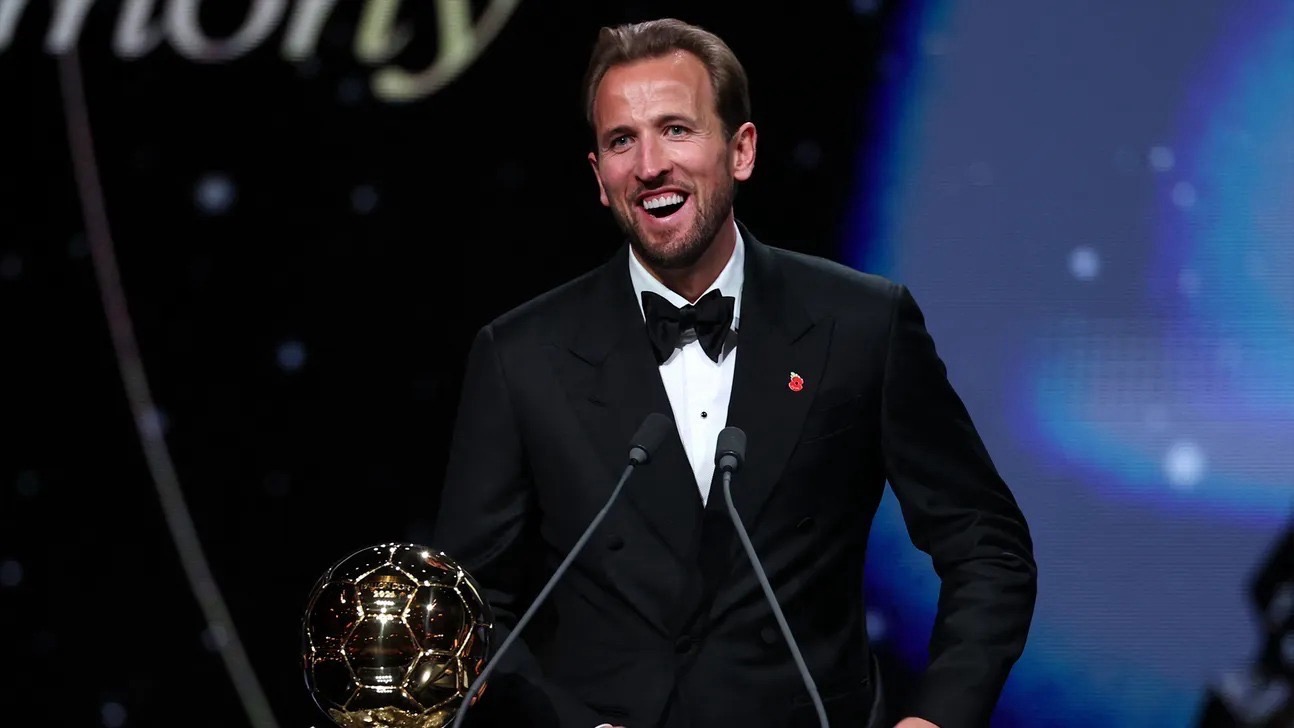 เจาะลุคพรมแดง BALLON D’OR 2026 ของเหล่าซูเปอร์สตาร์ลูกหนัง 5 เจาะลุคพรมแดง BALLON D’OR 2026 ของเหล่าซูเปอร์สตาร์ลูกหนัง