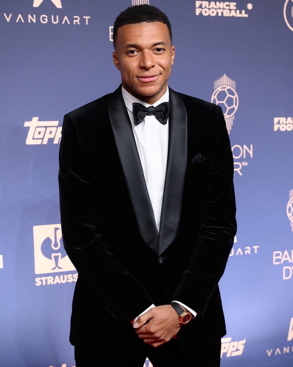 เจาะลุคพรมแดง BALLON D’OR 2026 ของเหล่าซูเปอร์สตาร์ลูกหนัง 10 เจาะลุคพรมแดง BALLON D’OR 2026 ของเหล่าซูเปอร์สตาร์ลูกหนัง
