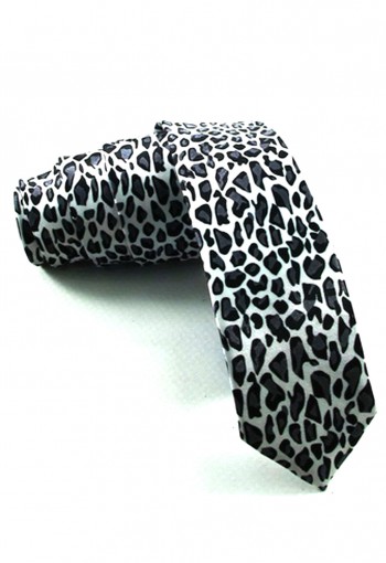 เนคไทลายเสือดาวขาวดำ