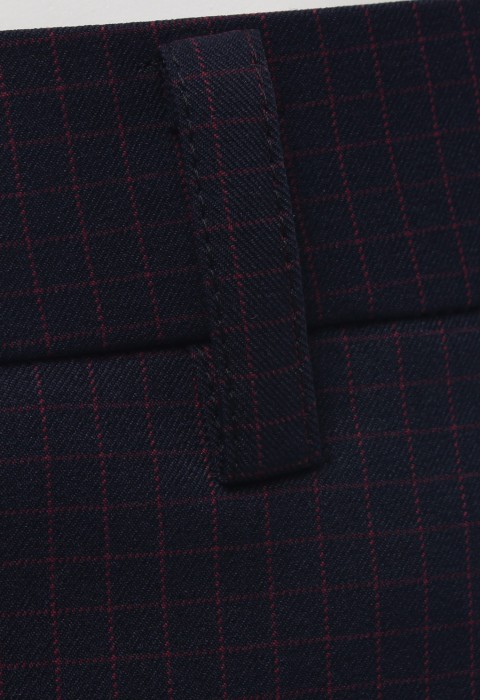 กางเกงสีน้ำเงินขาสั้น ลายตารางแดง