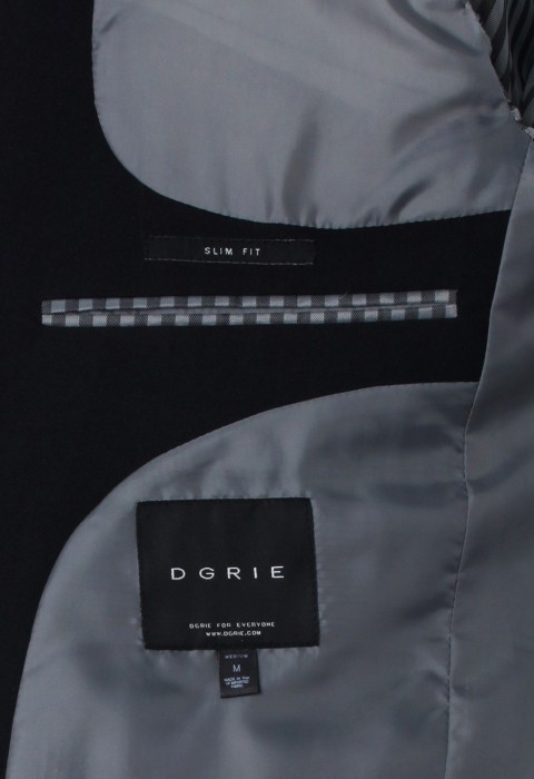 เสื้อสูทสีดำกระดุมสองเม็ด