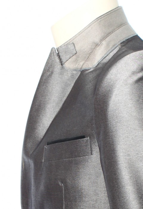 เสื้อสูทสีเทาเงิน Metallic Grey Shark Skin Suit