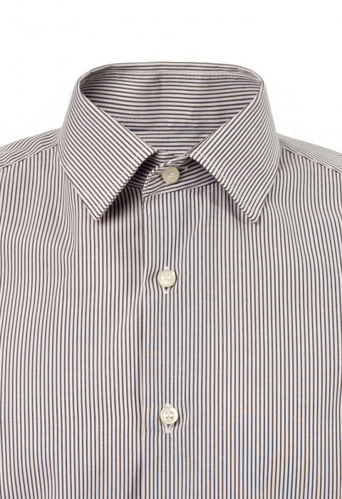 เสื้อเชิ้ตลายทางสีเทาเข้ม