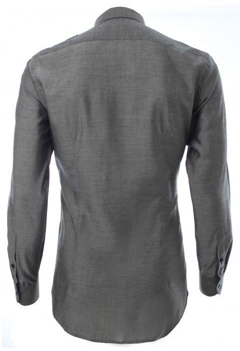 เสื้อเชิ้ตสีเทาบ่าอินธนู