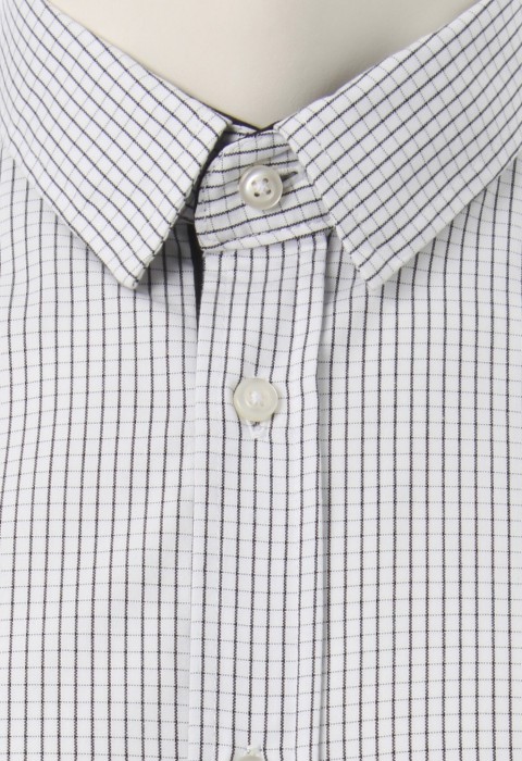 เสื้อเชิ้ตลายตารางสีดำ