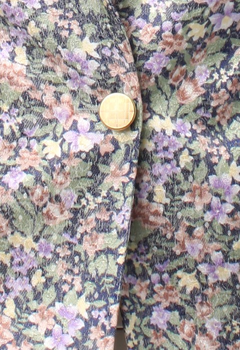 เสื้อสูทลายดอกไม้ชนิดพิเศษ