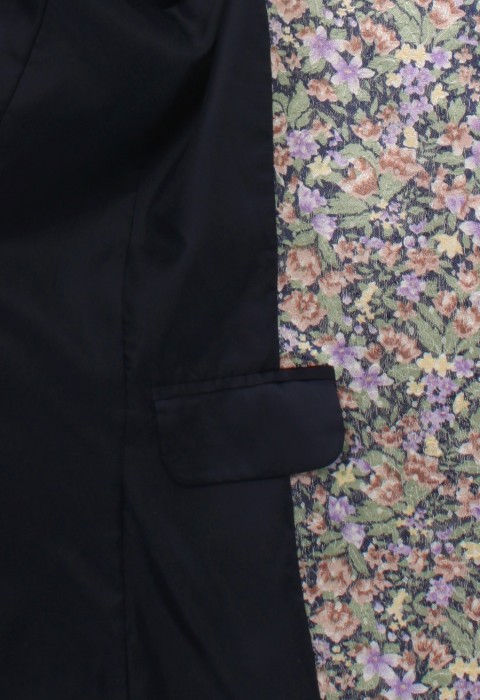 เสื้อสูทลายดอกไม้ชนิดพิเศษ