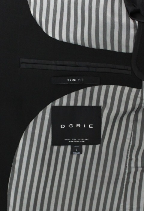 เสื้อสูทสีดำกระดุมสองเม็ด ซับในลายทาง