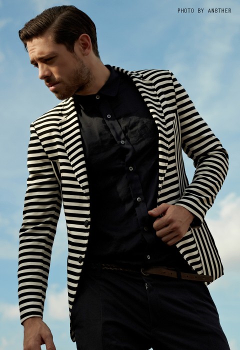 เสื้อสูทลายทางขาวดำ