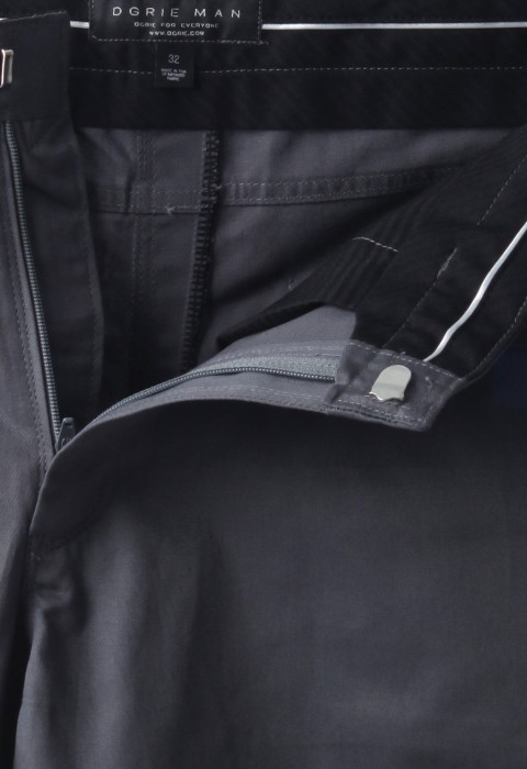 กางเกงสีเทากระเป๋าทรงโค้งขากระบอกเล็ก