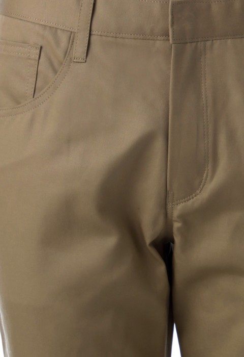 กางเกงสีกากีกระเป๋าทรงโค้ง ขากระบอกเล็ก