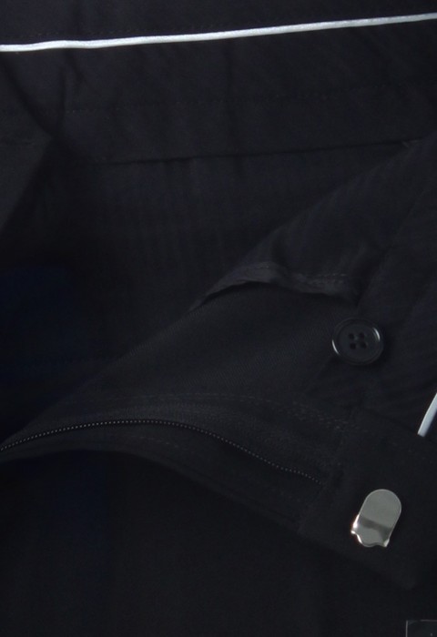 กางเกงสีดำ ทรงกระบอก กระเป๋าข้างเฉียง