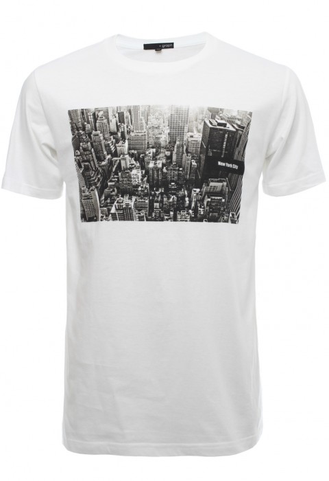 เสื้อยืดลายเมืองสีขาวดำ