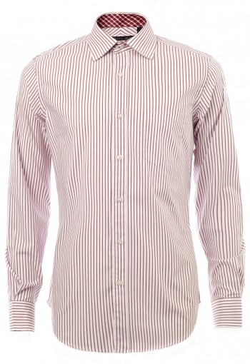 เสื้อเชิ้ตลายทางสีแดง