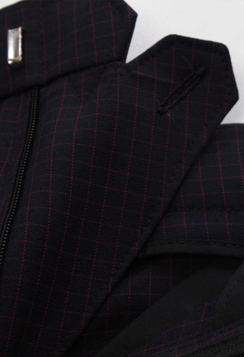 กางเกงสีน้ำเงินขาสั้น ลายตารางแดง