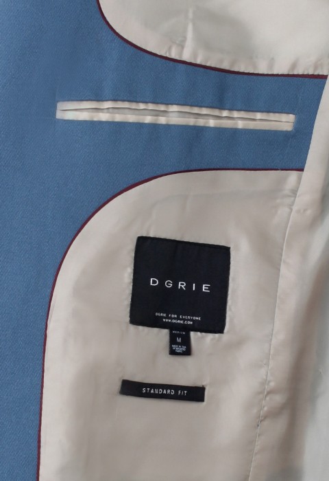 เสื้อสูทสีฟ้าเข้มสไตล์แคชชวล