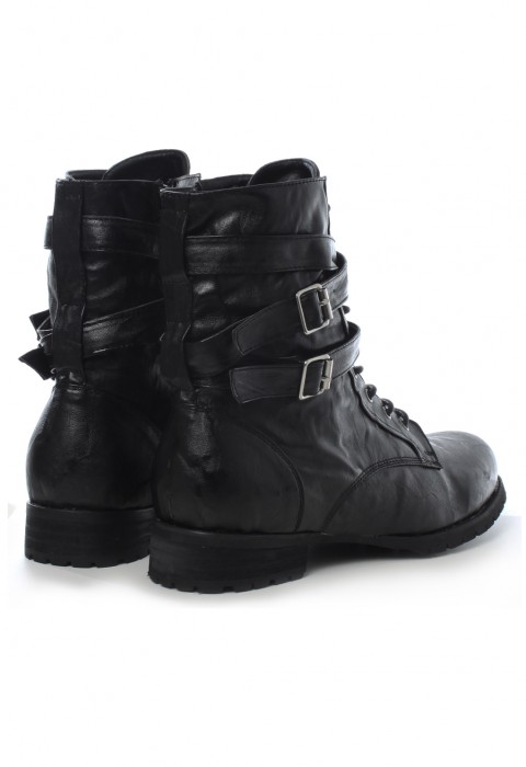 รองเท้าบูทหนังสีดำสายเข็มขัด