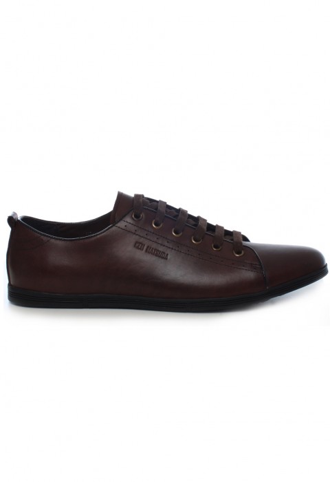 รองเท้าหนังสีน้ำตาลแดง