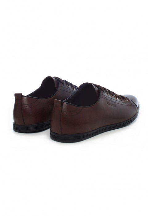 รองเท้าหนังสีน้ำตาลแดง