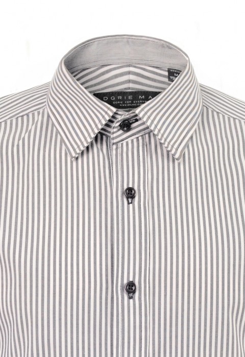 เสื้อเชิ้ตลายทางสีเทาอ่อน