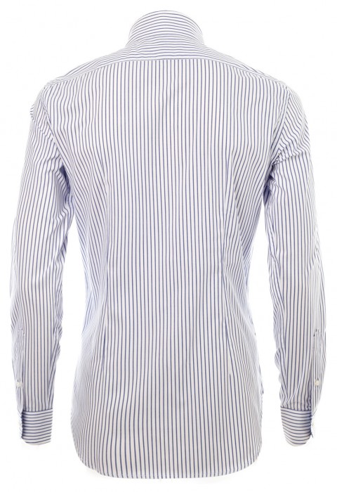 เสื้อเชิ้ตลายทางสีน้ำเงิน