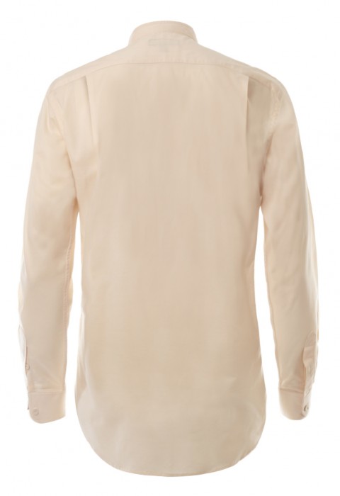 เสื้อเชิ้ตสีเบจ ปกทักซิโด้