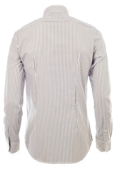 เสื้อเชิ้ตลายทางสีดำ