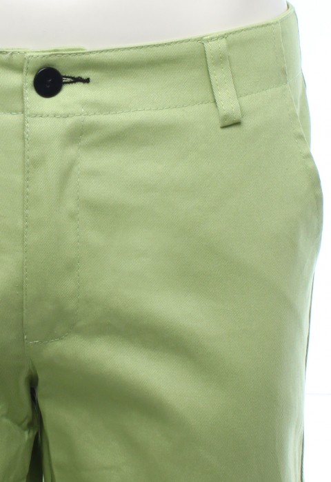 กางเกางขาสั้นสีเขียว