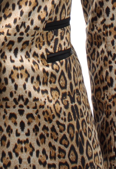 เสื้อสูทลายเสือดาว ปกกล้วยหอม