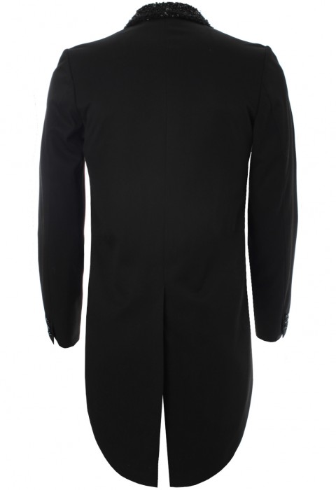 เสื้อสูททักซิโด้สีดำแต่งปก