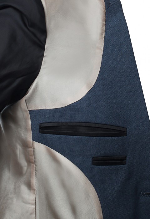 เสื้อสูทสีกลม ตัดขอบสีดำ